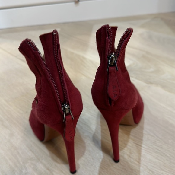 Alaia new heels size 38.5 excellent condition - Picture 3 of 4